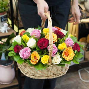 Basket of roses "Flower inspiration"