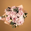 Bouquet 'Lovely roses and peonies'