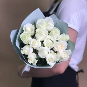 Blumenstrauß '15 white roses'