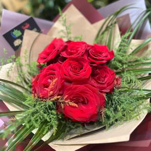 Red roses bouquet