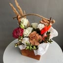 Blumenkasten mit einer Rose