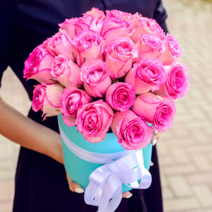 Pink roses in a turquoise box 21 pcs