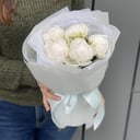 Blumenstrauß aus 5 weißen Pfingstrosen "Heißer Sommer"