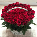 Flower basket 'Bouquet of red roses in basket Mira'