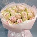 Bouquet of delicate roses