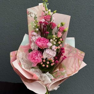 Blumenstrauß 'Rosa Pfingstrose Flüstern'