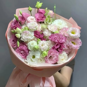White and pink lisianthus bouquet