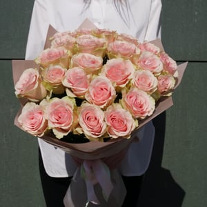 Bouquet '25 delicate roses'