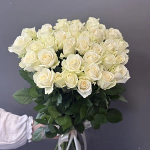 Bouquet de 35 roses blanches