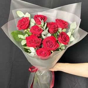 Bouquet of nine roses and eucalyptus
