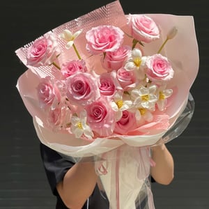 Blumenstrauß 'Shades of Pink: Ein rosiger Genuss'