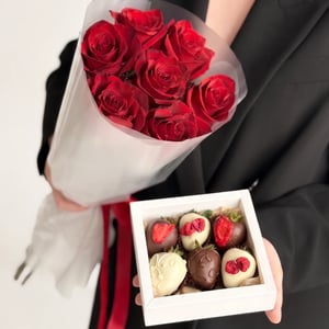 Chocolate-covered strawberries with roses - Combo 8