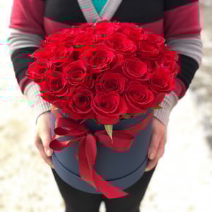 Hat box with roses 25