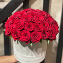 Hat box with flowers 'Marceline'