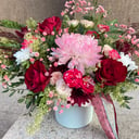 Hat box with flowers 'Congratulations'