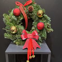 Blumenarrangement 'Kranz echt Tannen Rotes Schönheit'