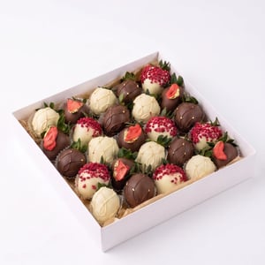 Chocolate-covered strawberries "Boston" - 25 pcs.