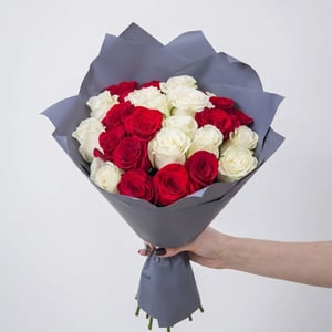 Bouquet of 25 mixed roses, 60 cm long