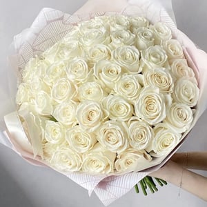 White roses bouquet “Classic white”