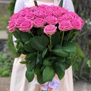 Blumenstrauß '51 rosafarbene Rosen mit Lieferung nach Kiew'