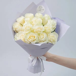 Bouquet of 15 white roses