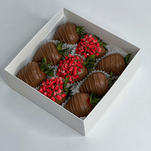 Strawberries in milk chocolate 9 pcs.