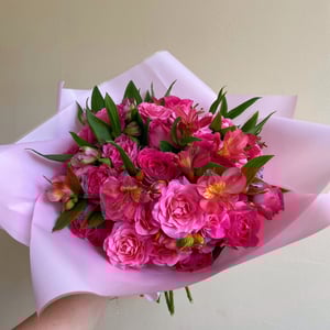 Bouquet of roses and alstroemerias