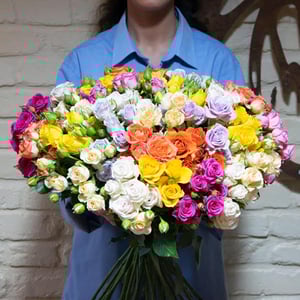 Mazzo 'Un luminoso bouquet di rose spray'