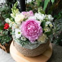 Blumenkorb 'Sommerkorb mit Pfingstrose'