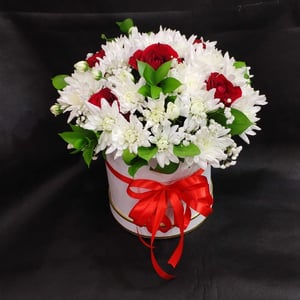 Hat box with flowers 'Mixed Flowers Box'
