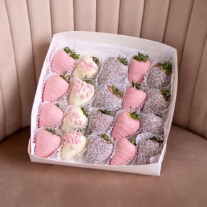 Strawberries in chocolate "Esten" 20 berries