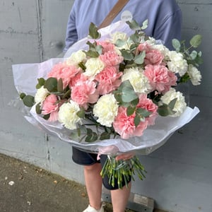 Blumenstrauß Nelken in Pastell