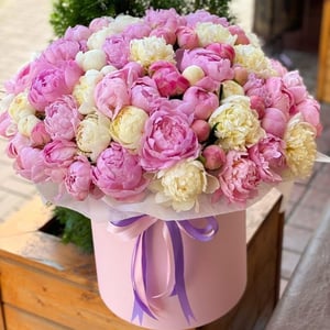 Flower box 'valley of peonies'