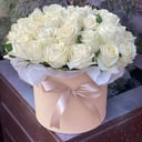 Hat box with flowers 'Ray'