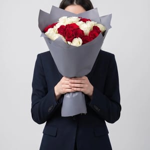 Bouquet of 25 mixed roses, 60 cm long