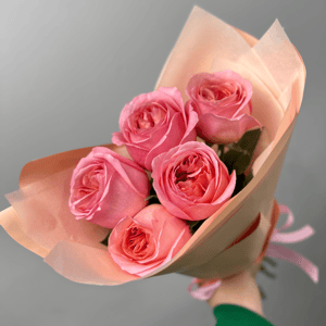 Bouquet 'Pink peony roses in delicate'