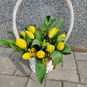 Flower basket 'A piece of spring'