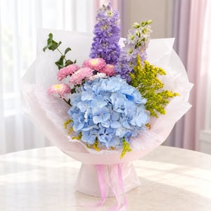 Bouquet 'Delicate Blue Hydrangea'
