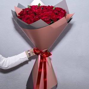 Bouquet of red roses
