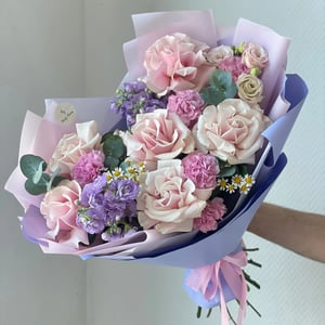 Chic bouquet with French roses