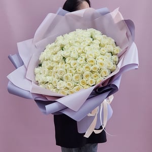 Bouquet '101 roses blanches dans le design'