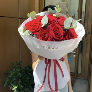 Bouquet 'Red roses simphony'