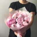 Ramo 'Delicate bouquet of Weston pink peonies'