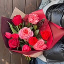 Blumenstrauß 'Heller Strauß aus Tulpen, Rosen, Nelken'