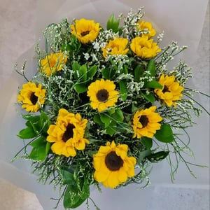 Sunny Radiant Sunflower bouquet