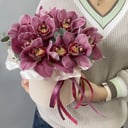Hat box with flowers 'Bouquet of pink orchids in a box'