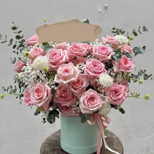 Pink Rose & Baby's Breath Hat Box