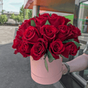 Blumenbox '27 red roses in a hat box'