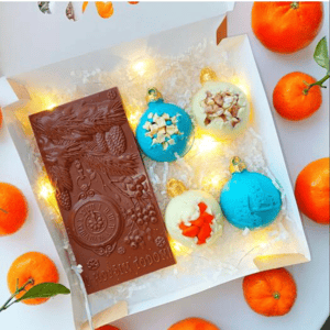 Chocolate Set with Garland