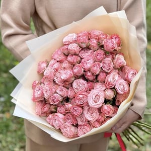 Bouquet of pink peony roses